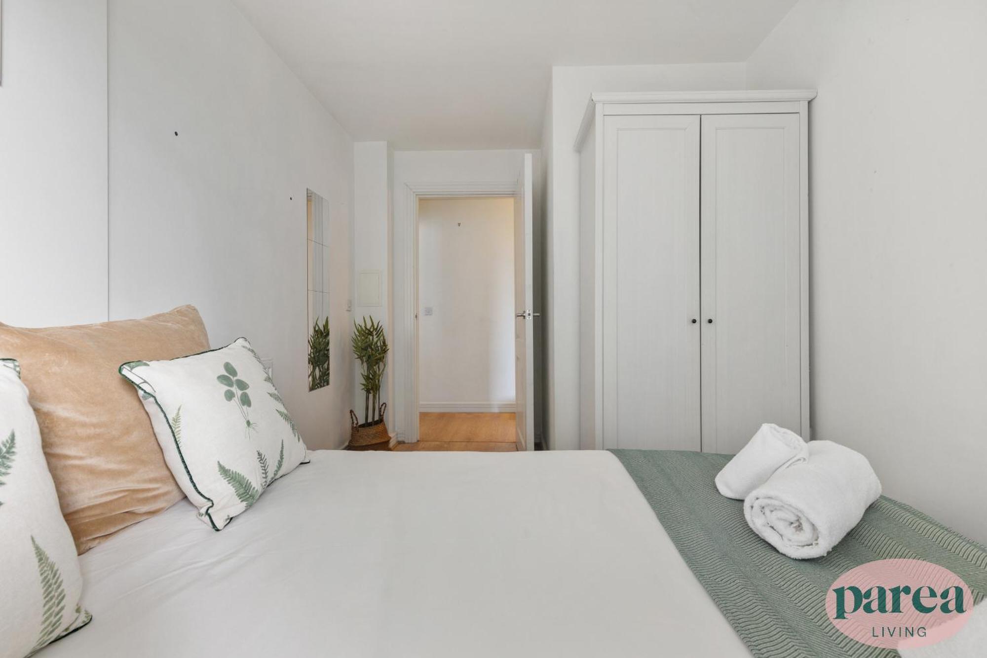 Appartamento Parea Living - Colorful North With Balcony Views Londra