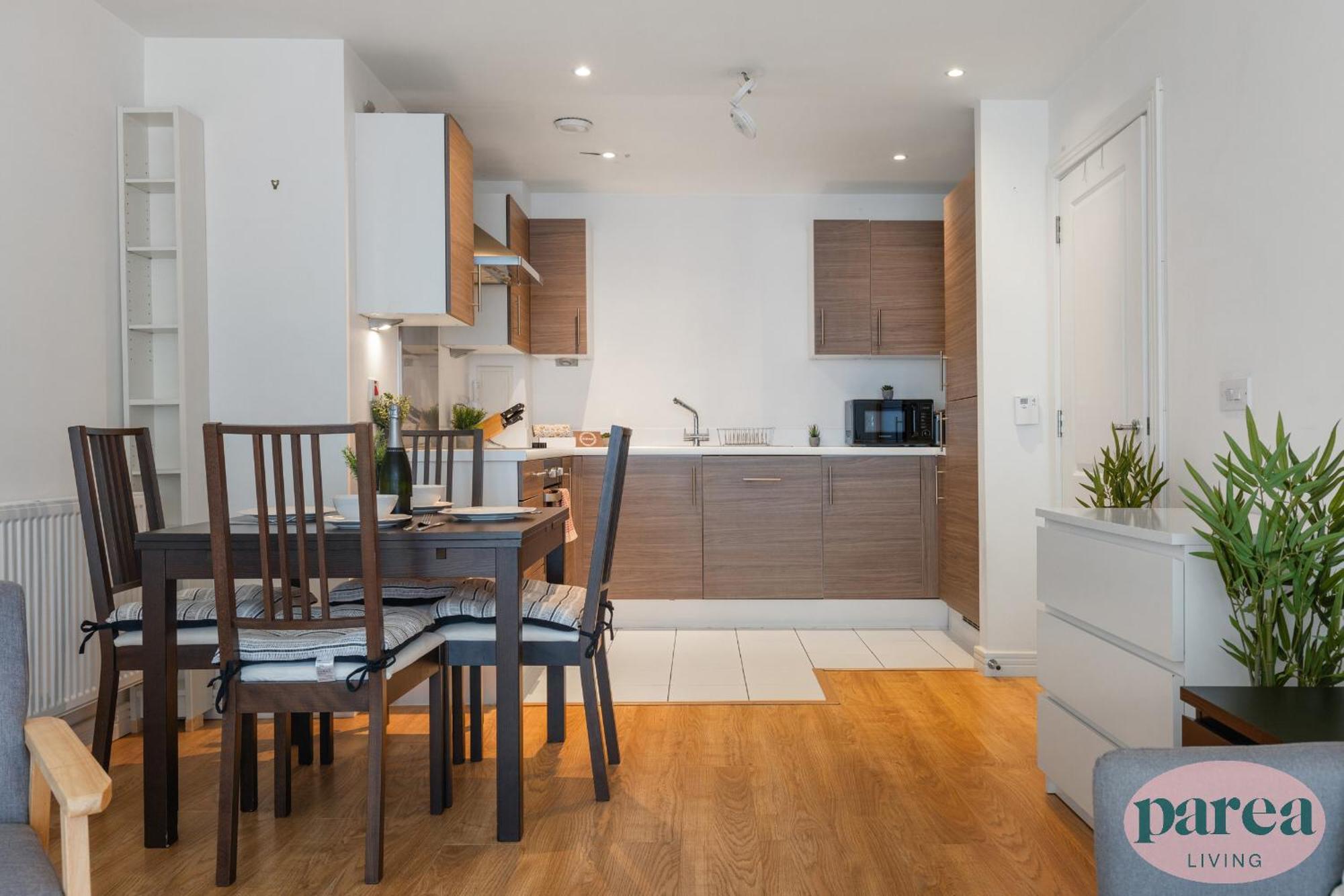 Parea Living - Colorful North With Balcony Views Appartamento