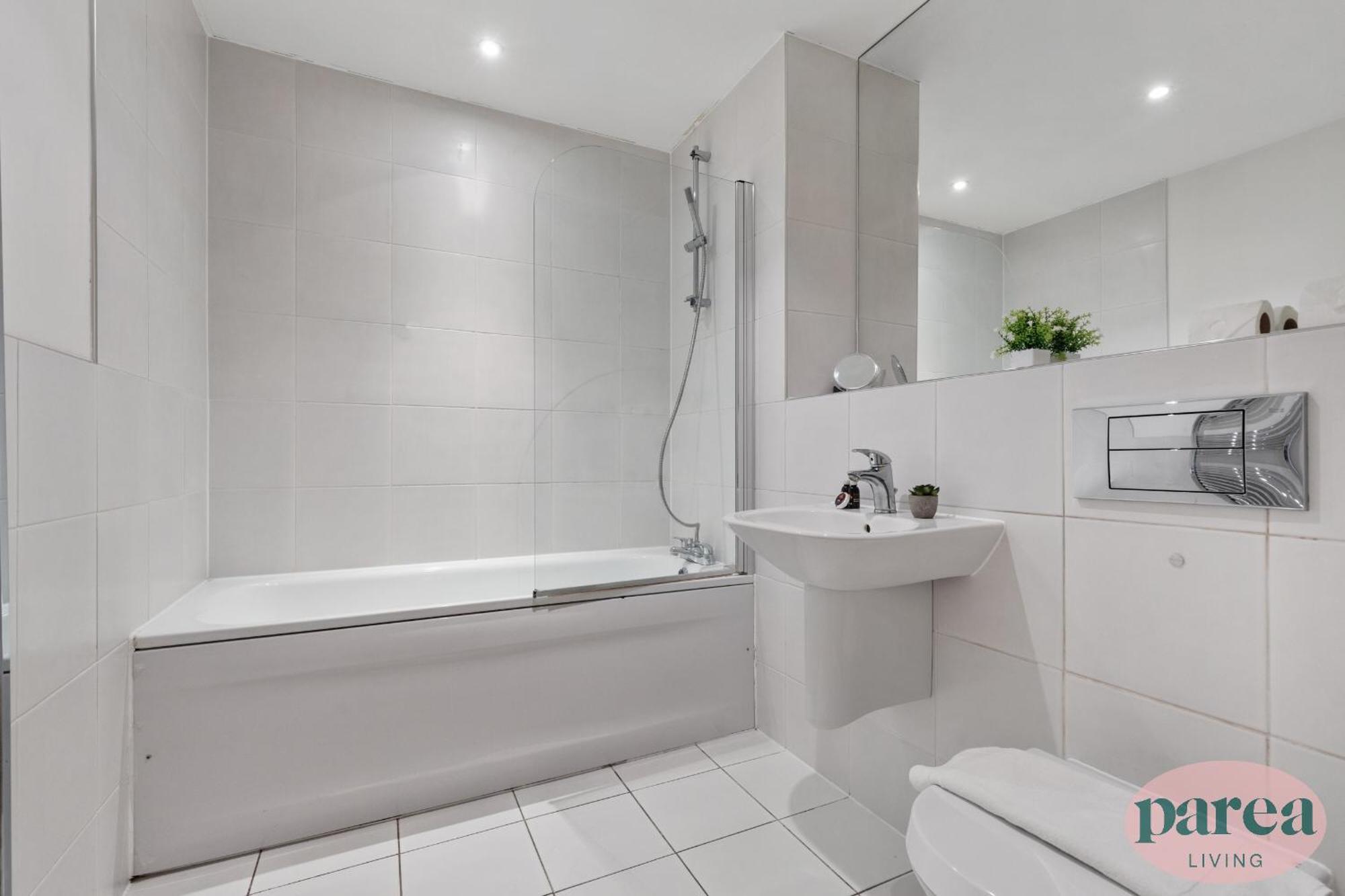 Appartamento Parea Living - Colorful North With Balcony Views Londra