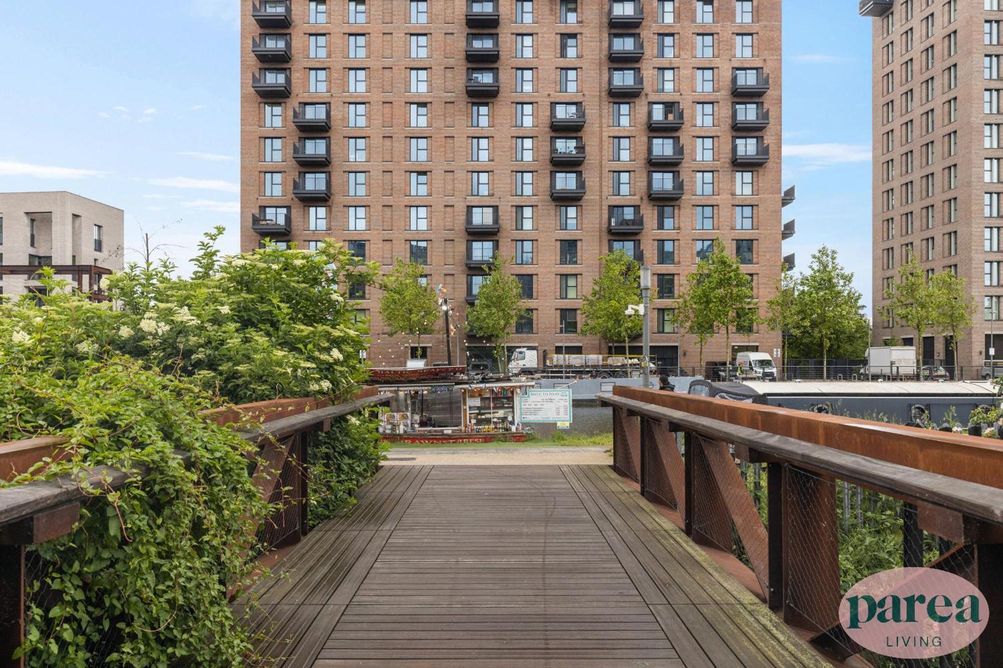 Appartamento Parea Living - Colorful North With Balcony Views Londra